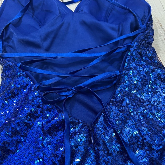 Size 2 Homecoming dress. NEXT DAY SHIP! Royal blue sequin with open back. - Picture 6 of 12